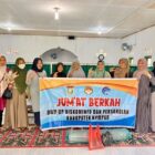 Jum’at Berkah DWP UP Diskominfosandi Kampar, Serahkan Perlengkapan Ibadah shalat di Mushollah Al-Hidayah Dusun III Desa Ridan Permai.