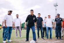 Tendang Bola di Karpet Hijau, Pj Walikota Pekanbaru Resmi Buka Aulia Hospital Liga 3 Riau 2022